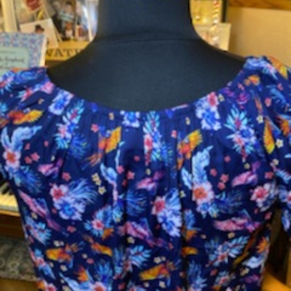 Terra and Sky Parrot and Floral Blouse - Picture 5 of 8